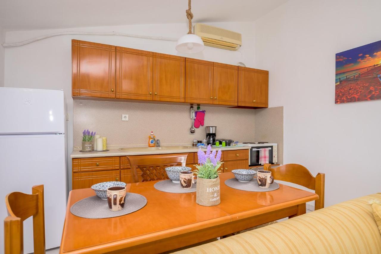 City Melody Apartment With Private Parking Alexandroupoli Bagian luar foto